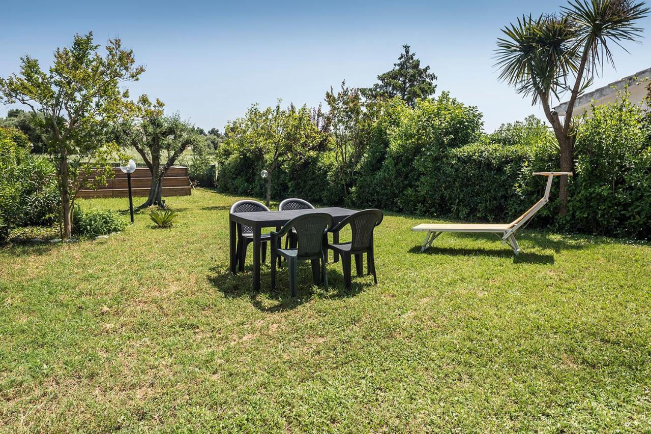 N084 - Numana, Villa Quadrilocale Con Meraviglioso Giardino Exterior photo