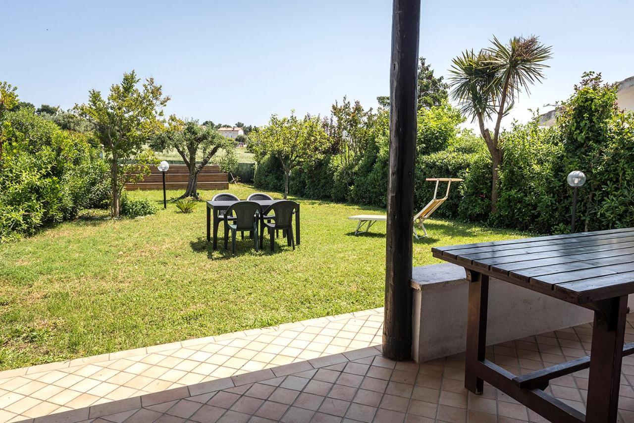 N084 - Numana, Villa Quadrilocale Con Meraviglioso Giardino Exterior photo
